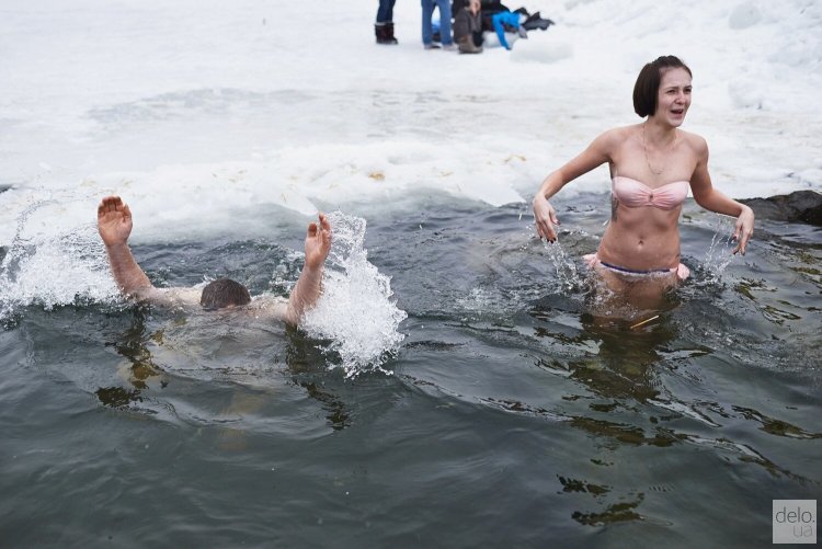 Анастасия Сальченко,морж-нудист