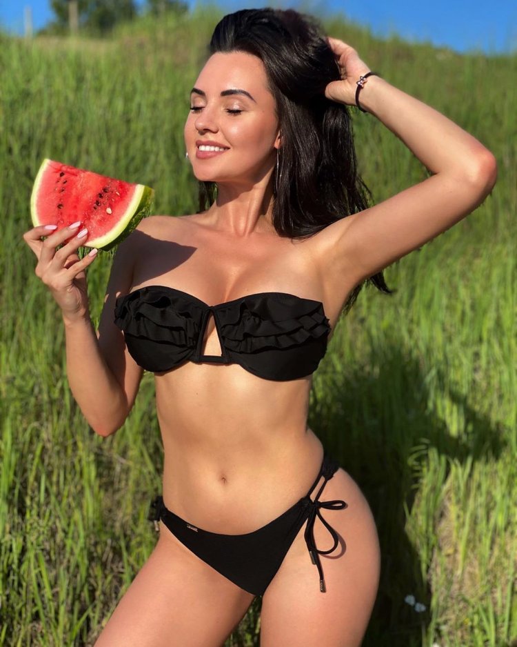 Dilya___ голаяdilya