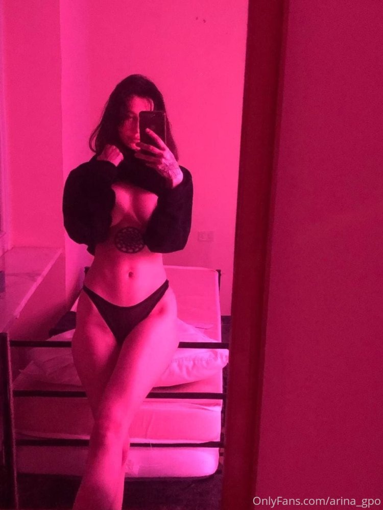 Ева Адамс в бикини