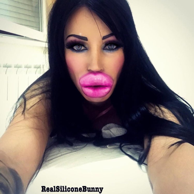 Силиконовый рот огромные губы