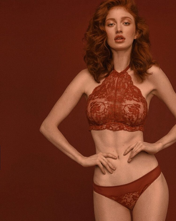 Анджелина Мишель рыжая