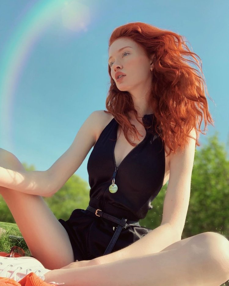 Ангелина Петрова на море