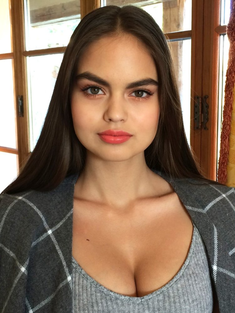 Владислава Евтушенко feet