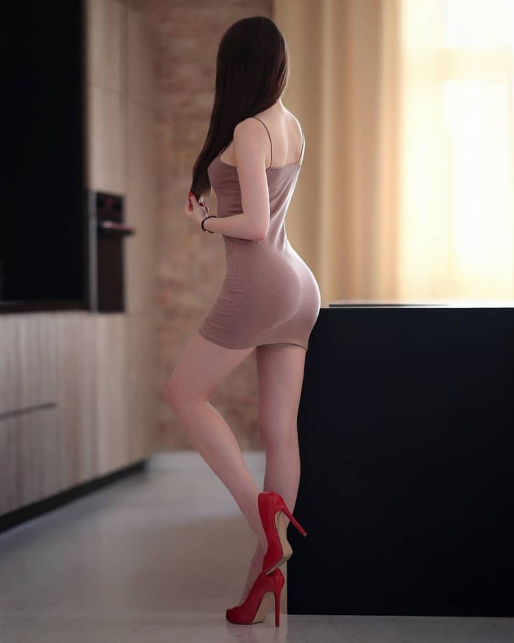 Ариадна маевская в облегающем