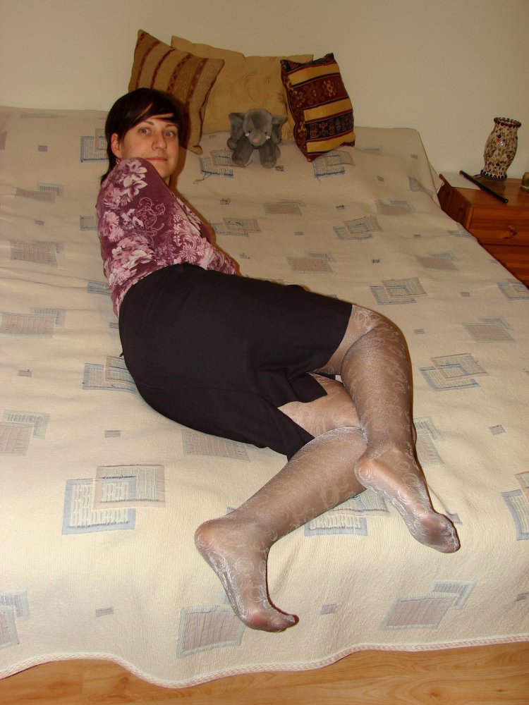 Старые женщины в колготках частное