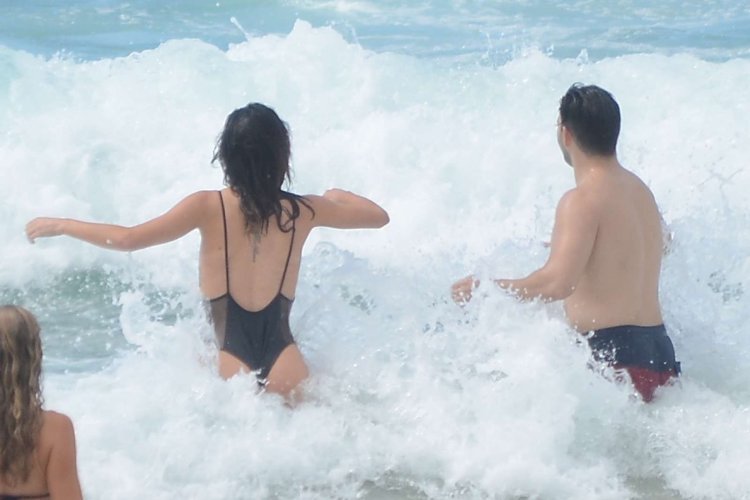 Жаклин МАКИННЕС Вуд Maxim