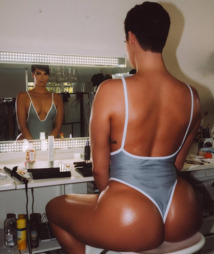 Захра Элис Биг асс