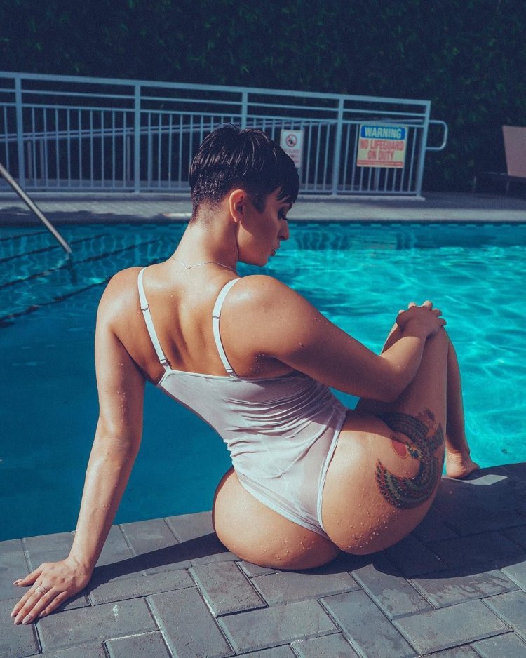 Захру Элис (Zahra Elise)