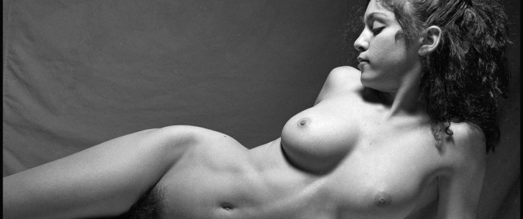 Мадонна певица топлесс