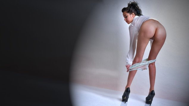 Красивые женщины с голым низом