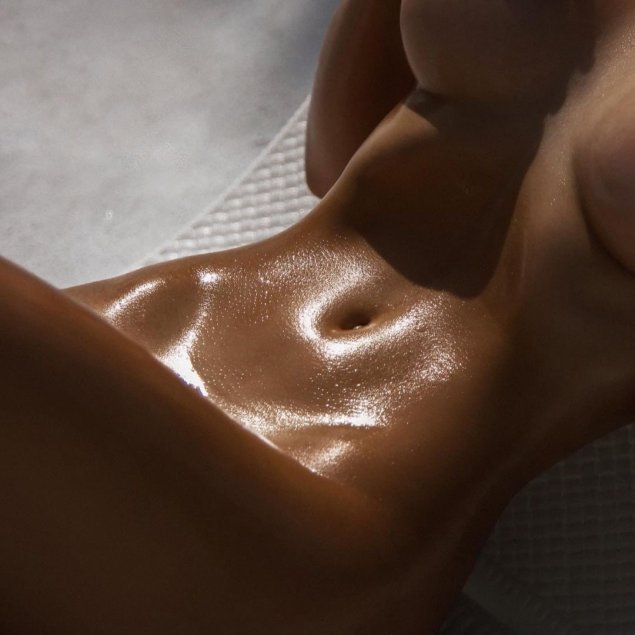 Красивое голое женское тело