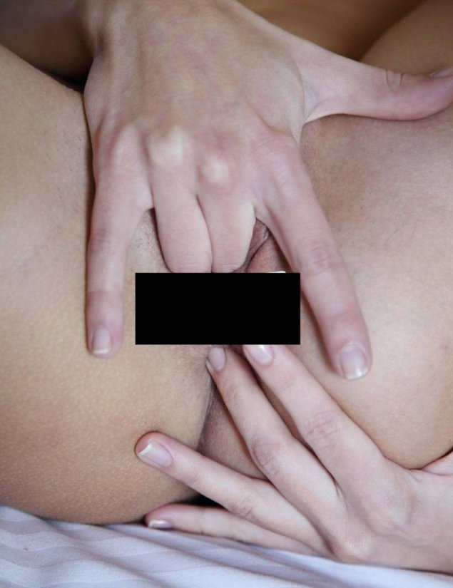 Женская мастурбация пальчиками