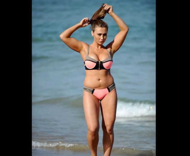 Lauren Socha в купальнике