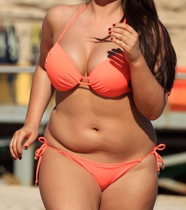 Лорен соча в купальнике