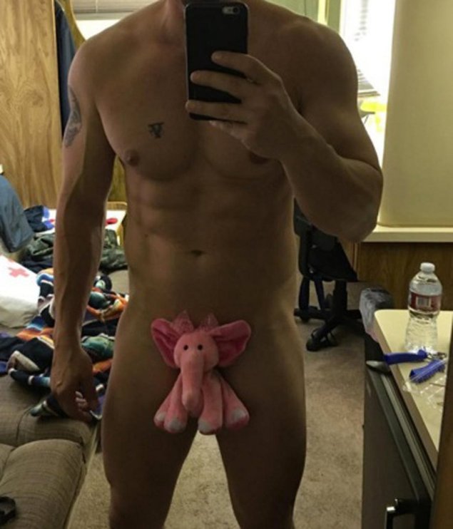 Мужские эротические селфи