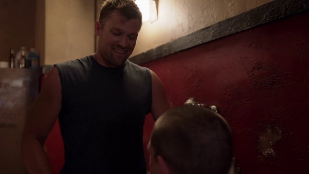 Steve Howey член