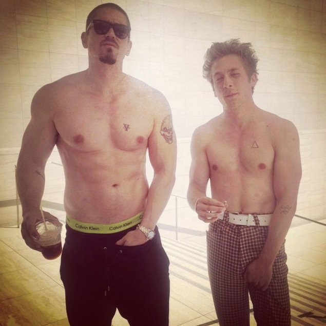 Джереми Аллен Уайт торс