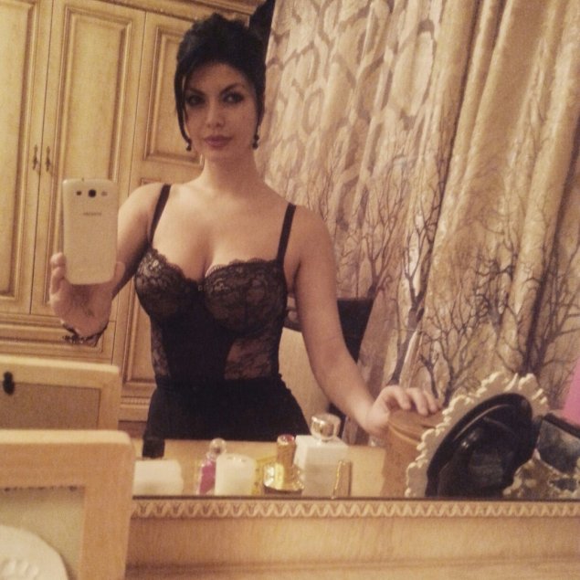 Ким кардашьян селфи в ванной