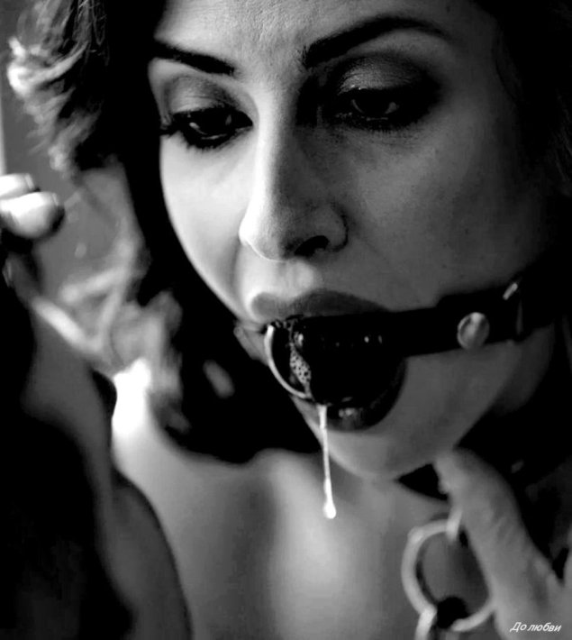 Связанные девушки с кляпом во рту