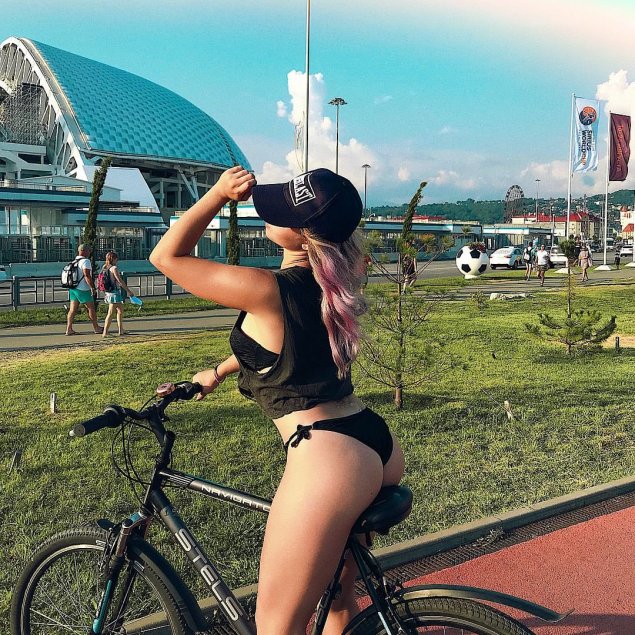 Аня Покров слив