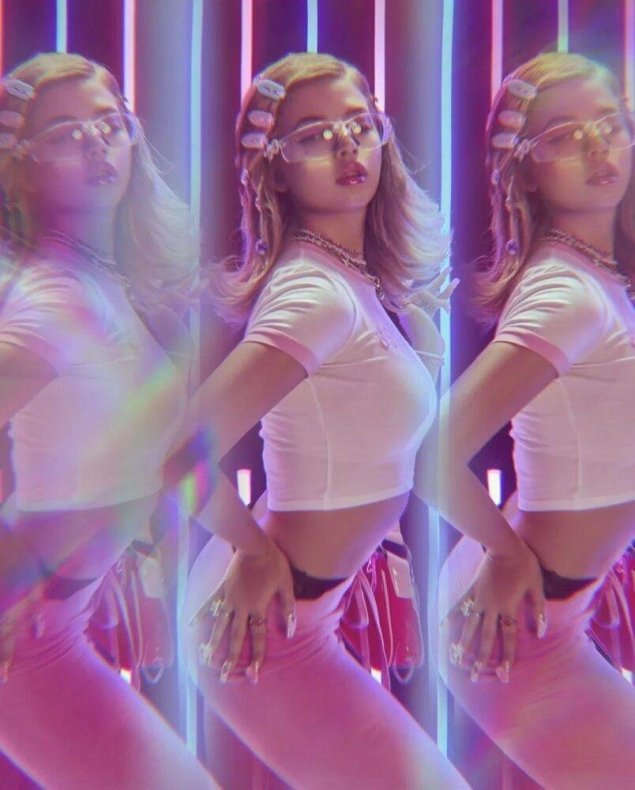 Неоновые девушки