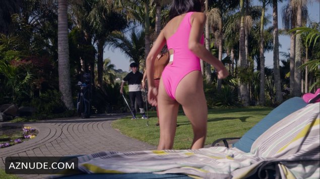 Ванесса хадженс в купальнике