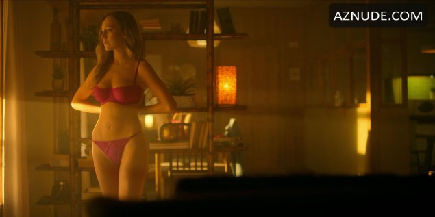 Ester Exposito элита Карла nude