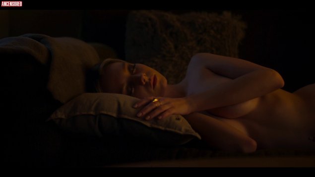 Откровенные сцены