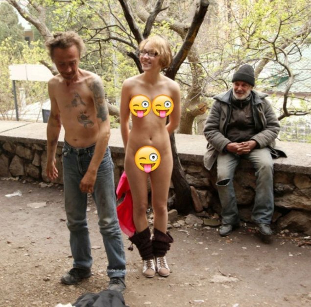 Голые бездомные женщины