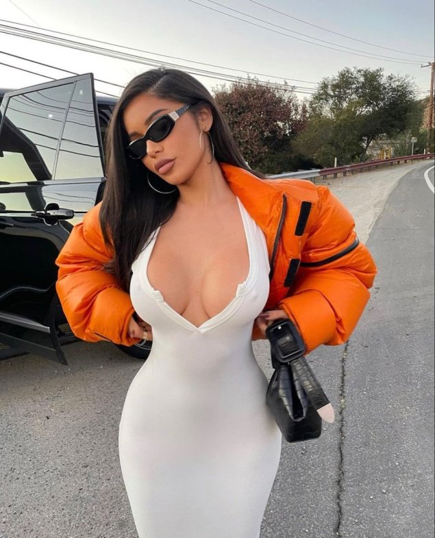 Девушки с большими выразительными глазами