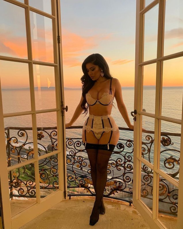 Девушки в эротическом белье