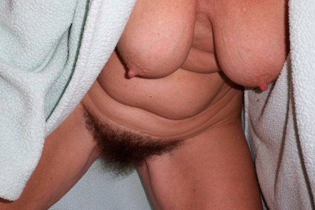 Волосатые женские сиськи