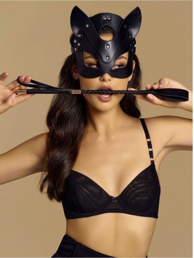 Маска кожаная эротическая