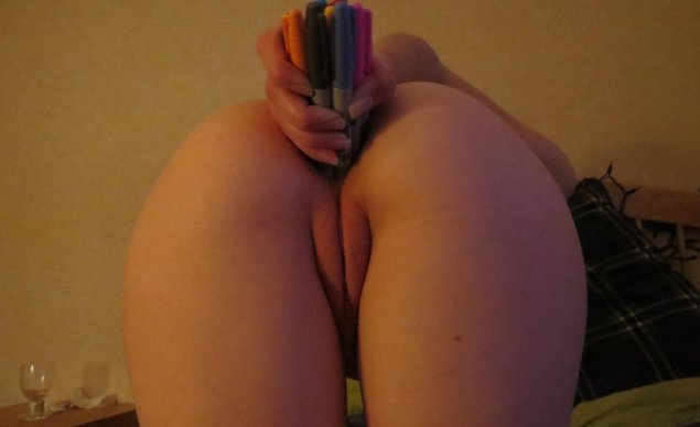 Мастурбация попки перед веб