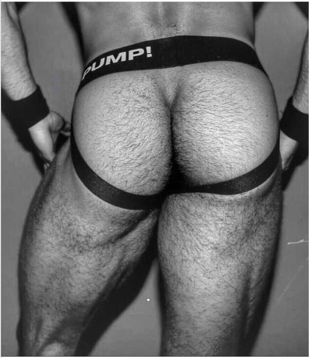 Шикарная мужская задница