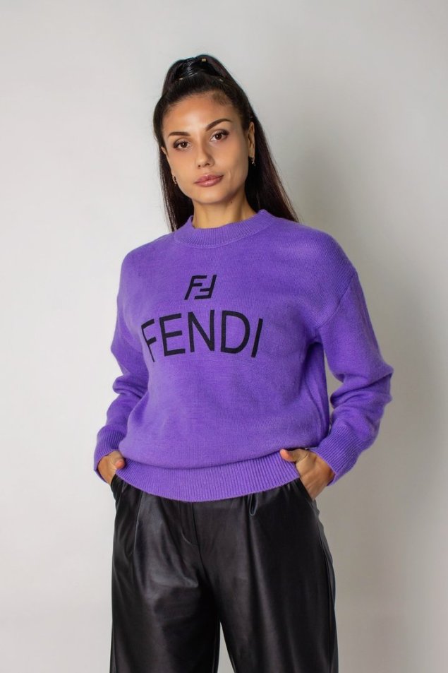 Свитер фенди