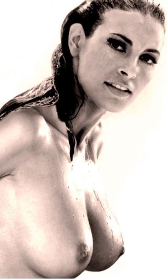 Ракель Уэлч фото голая