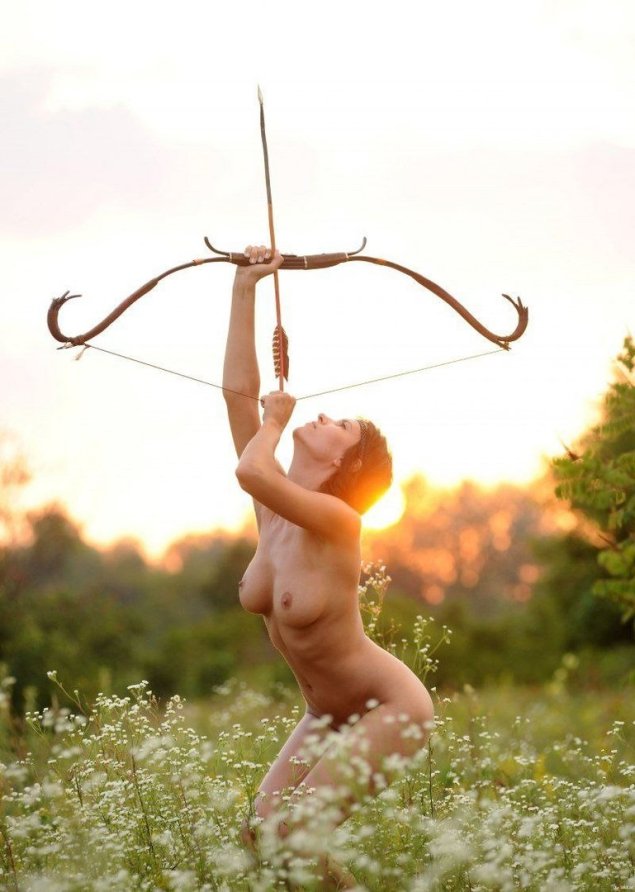 Голая стрельба из лука