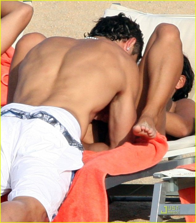 Голый Кристиано Роналдо