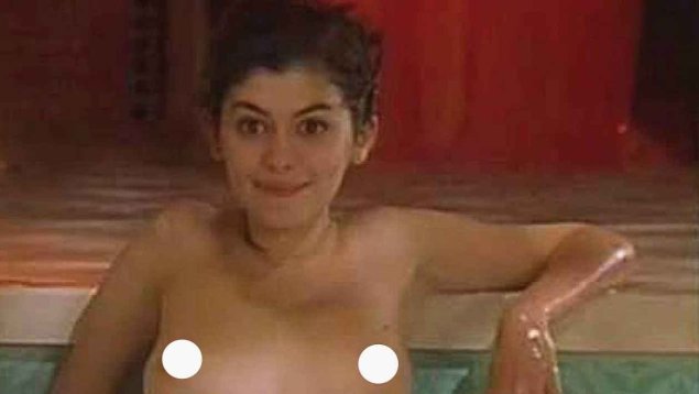 Одри тоту грудь