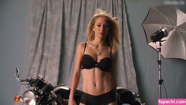 Дженнифер холлэнд +