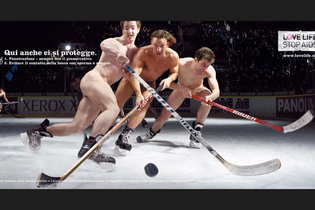 Голые хоккеисты