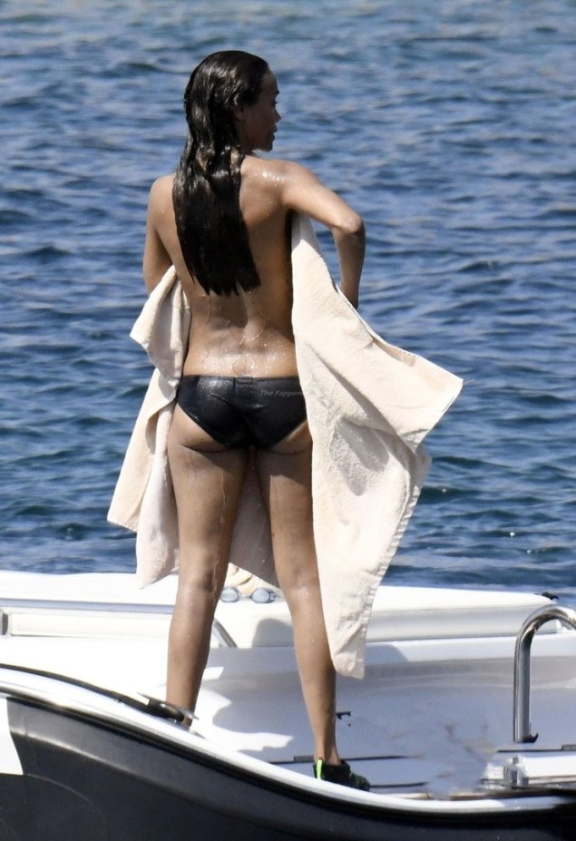 Зои салдана голая