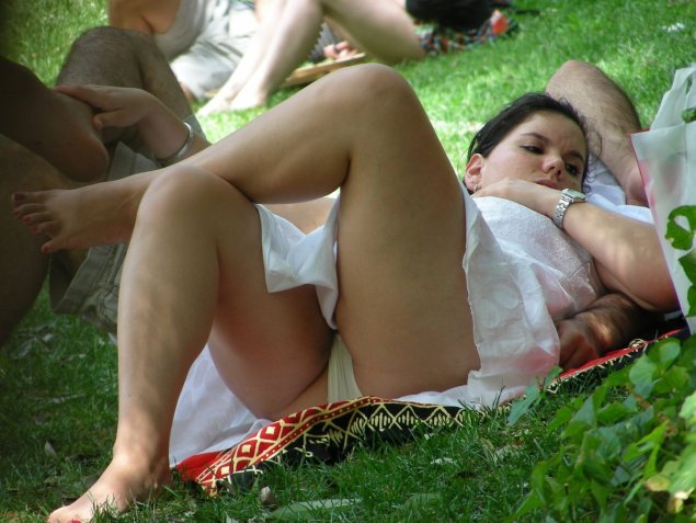 Девушки без трусов подсмотренное