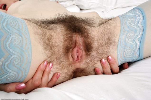 Очень волосатая промежность