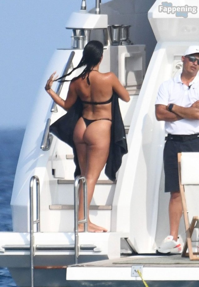 Джорджина родригес в купальнике