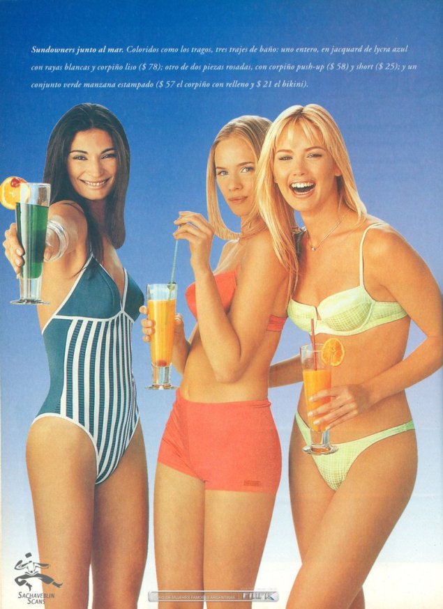 Мариана Ариас в купальнике