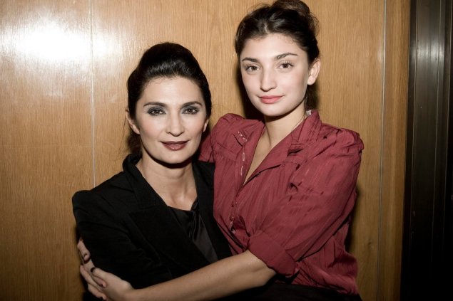 Андреа из дикого ангела сейчас с дочерью