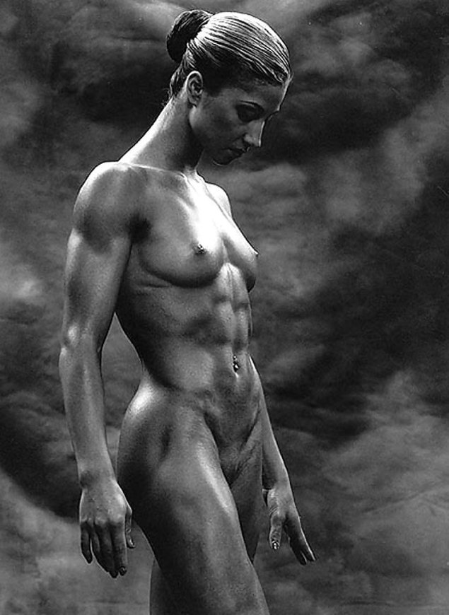 Голые фитнес спортсменки