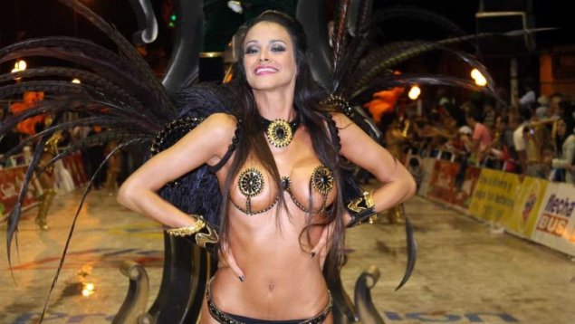 Голый карнавал без одежды